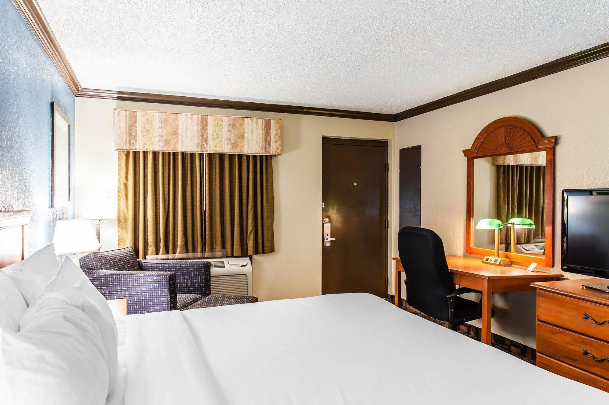 Comfort Inn & Suites Quakertown Eksteriør billede