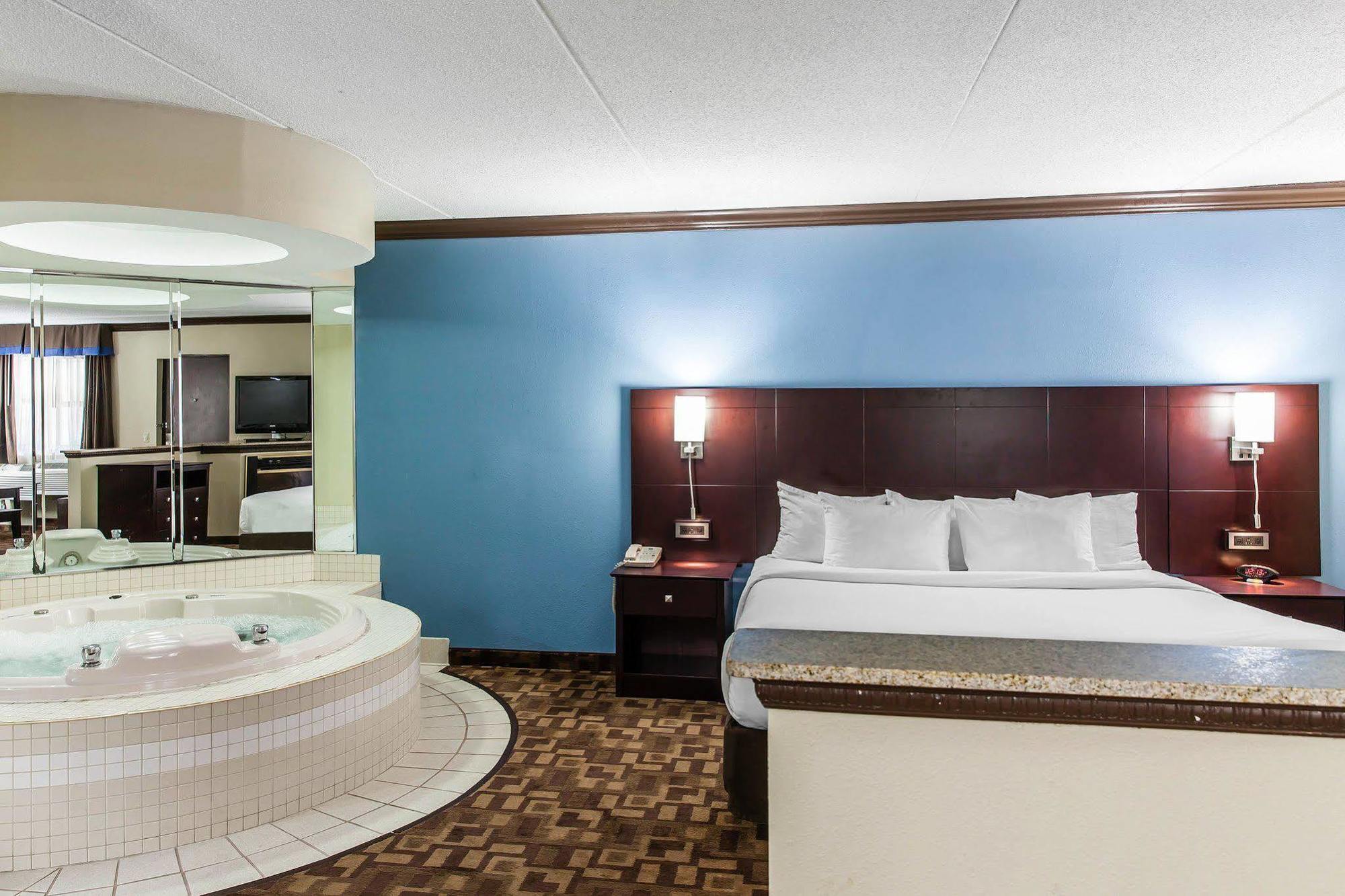 Comfort Inn & Suites Quakertown Eksteriør billede