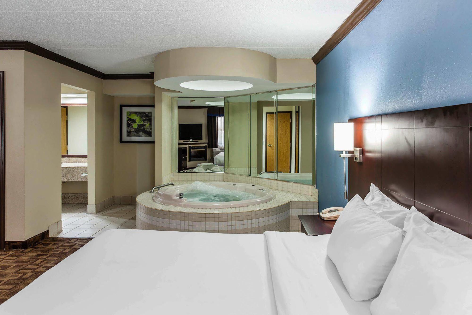 Comfort Inn & Suites Quakertown Eksteriør billede